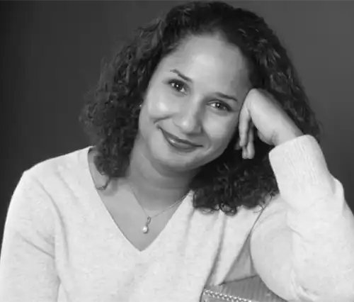 Portrait of Dr Tauni Lanier